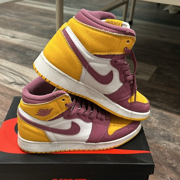 Air Jordan 1s - Picture 5 of 15